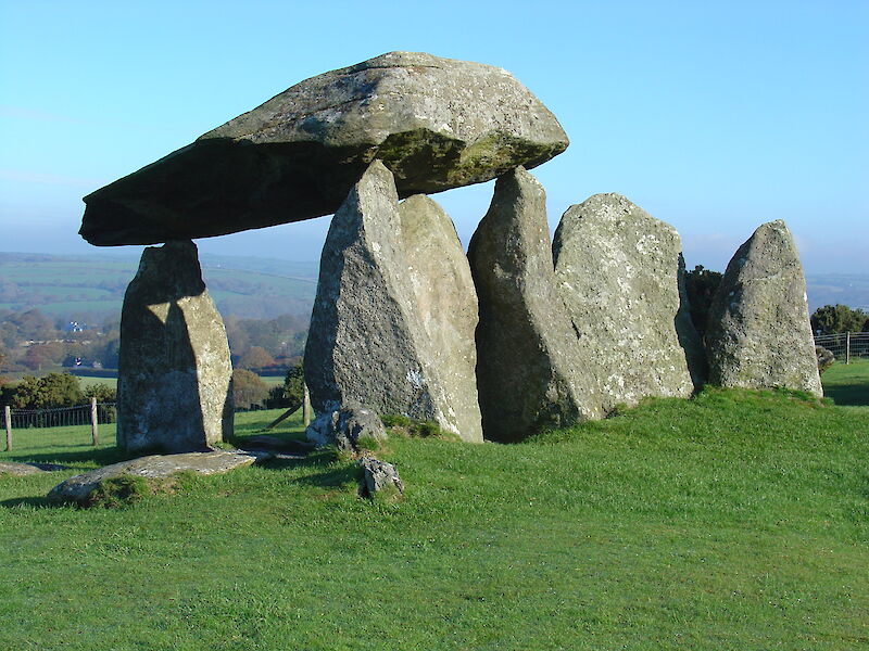 Pentre Ifan Dolmen scale comparison