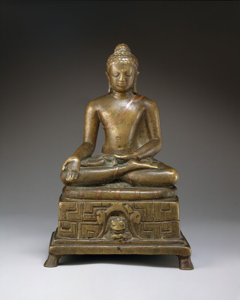Seated Buddha scale comparison