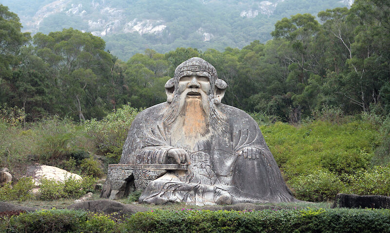 Statue of Laozi 老君岩 scale comparison