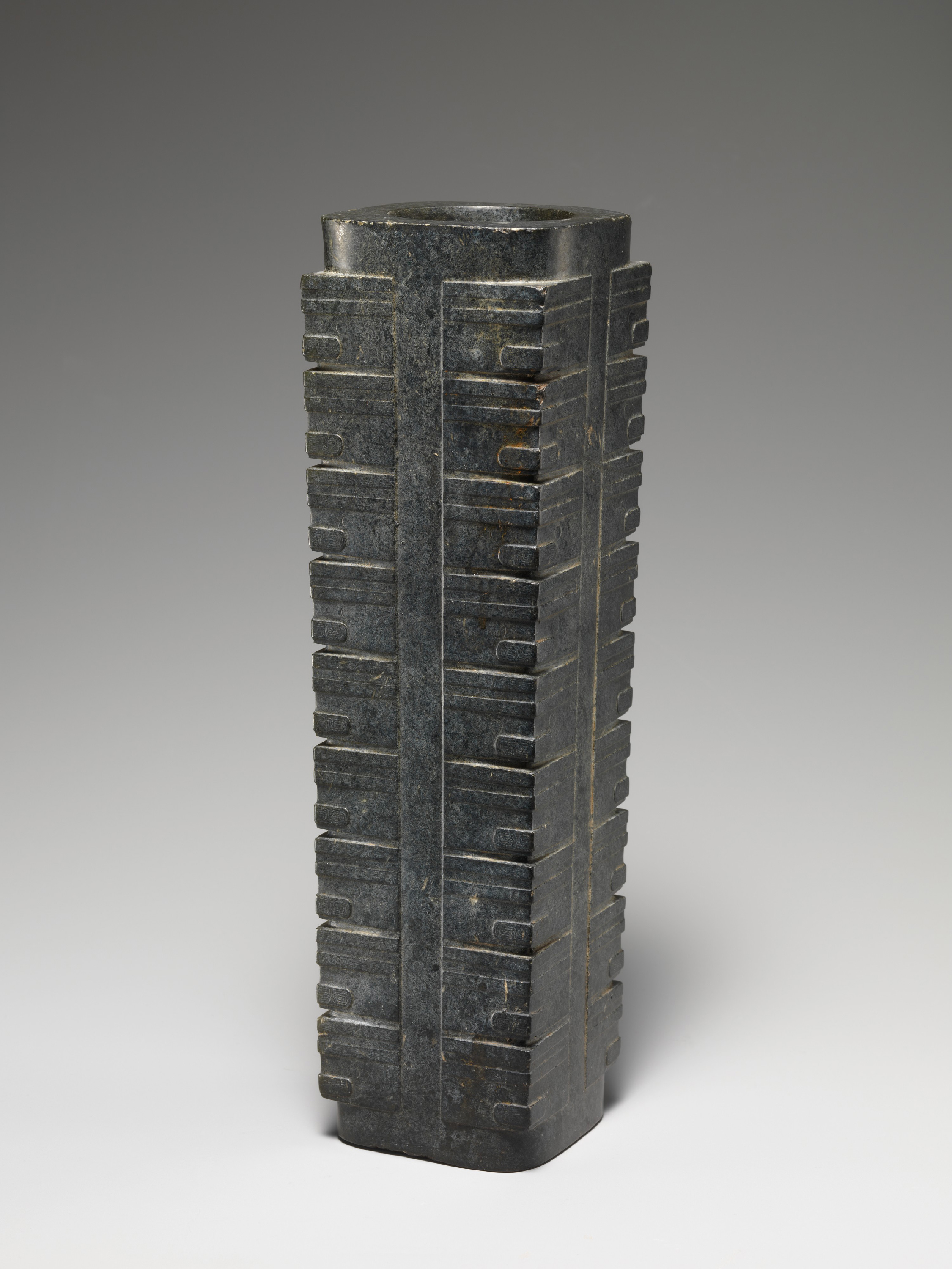 Liangzhu Jade Cong, zoomed in