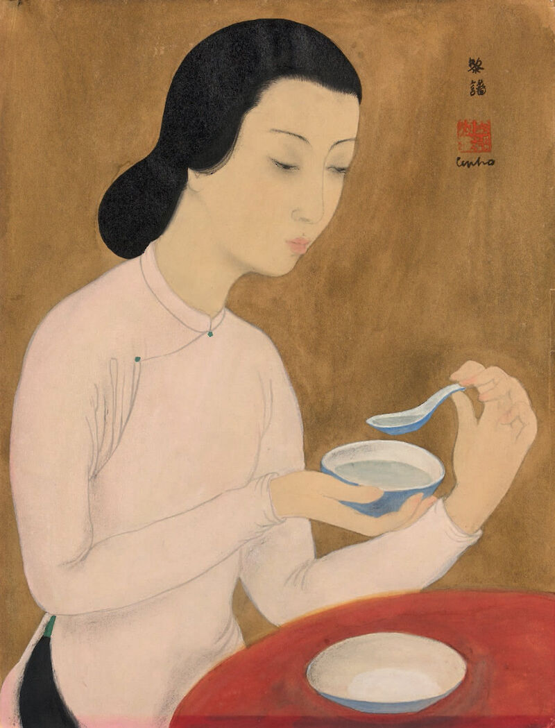 Woman with a blue bowl scale comparison