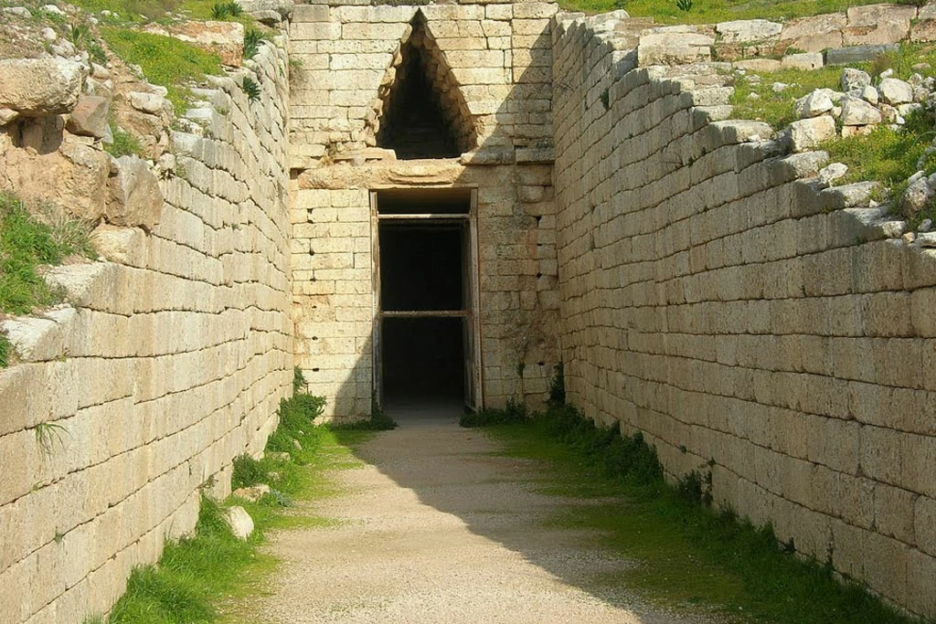 The Tomb of Clytemnestra, Aegean Civilizations