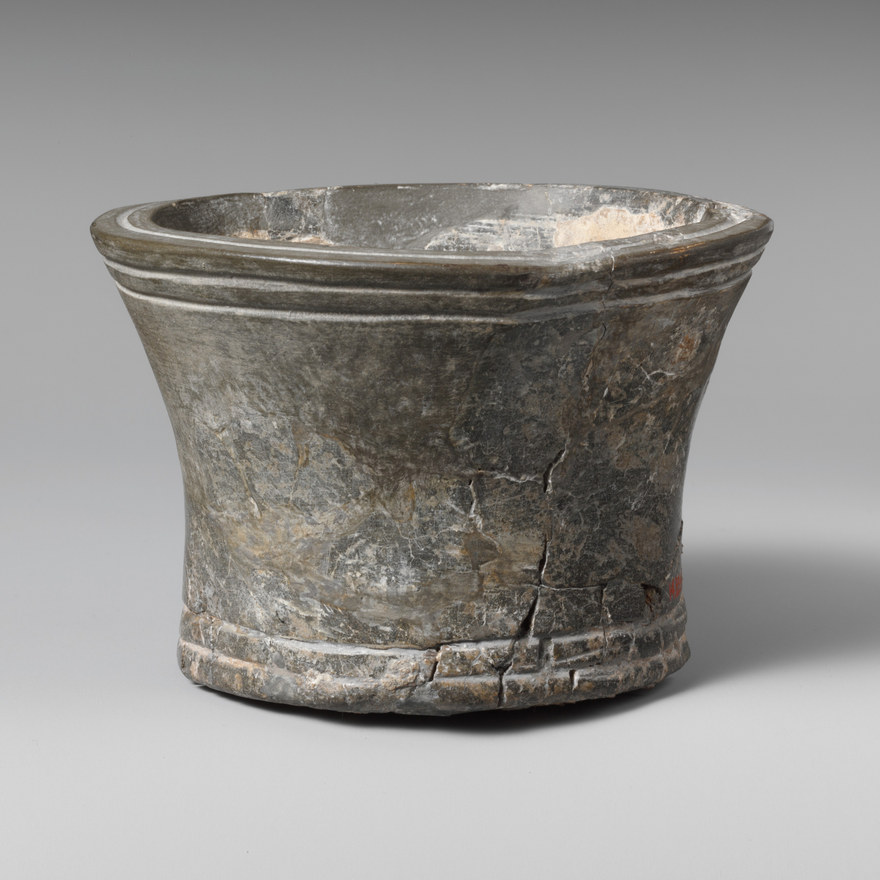 Minoan Serpentine Tankard, zoomed in