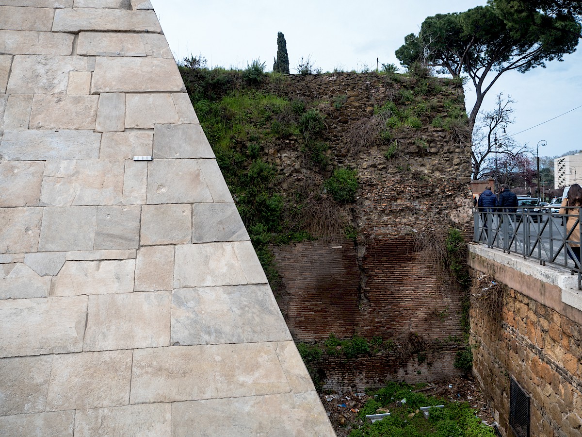 Pyramid of Cestius, additional view