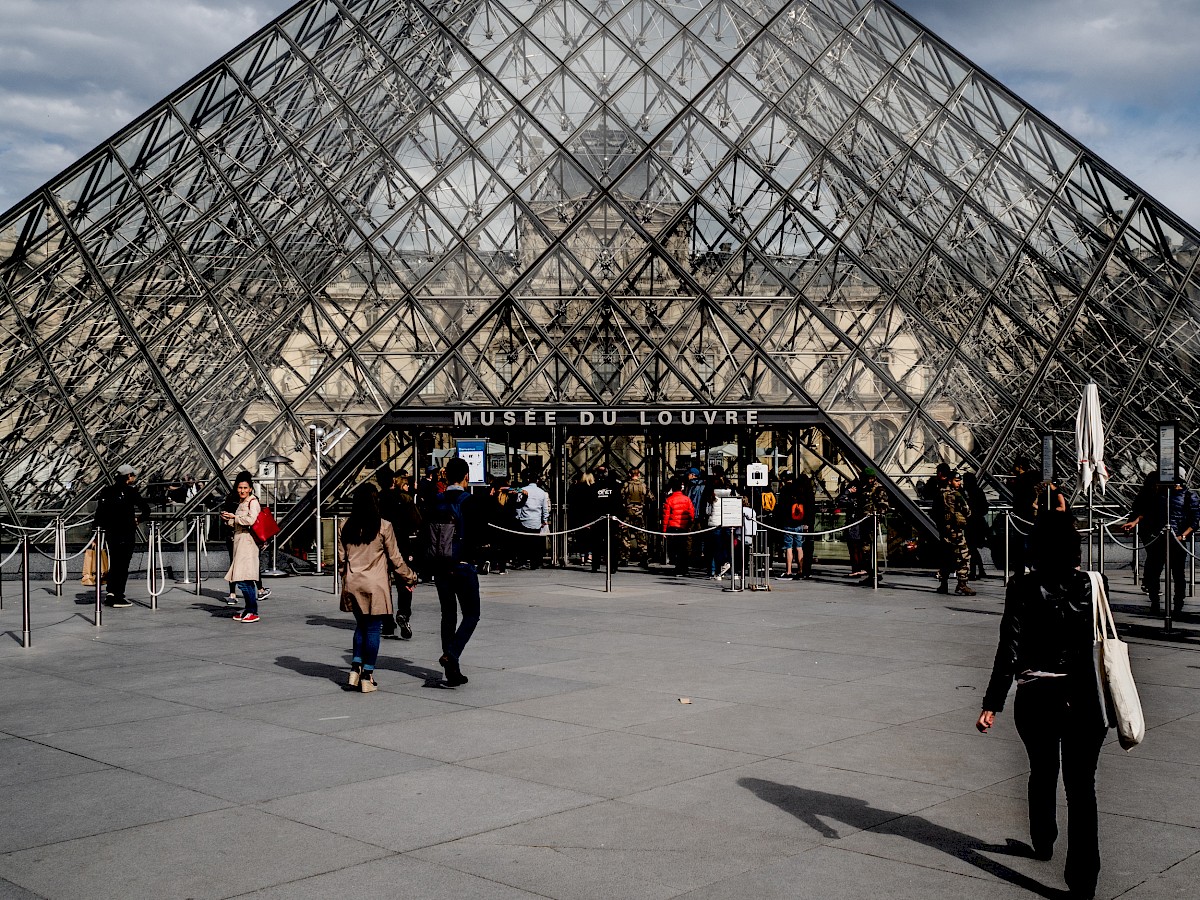 Louvre Pyramid, additional view