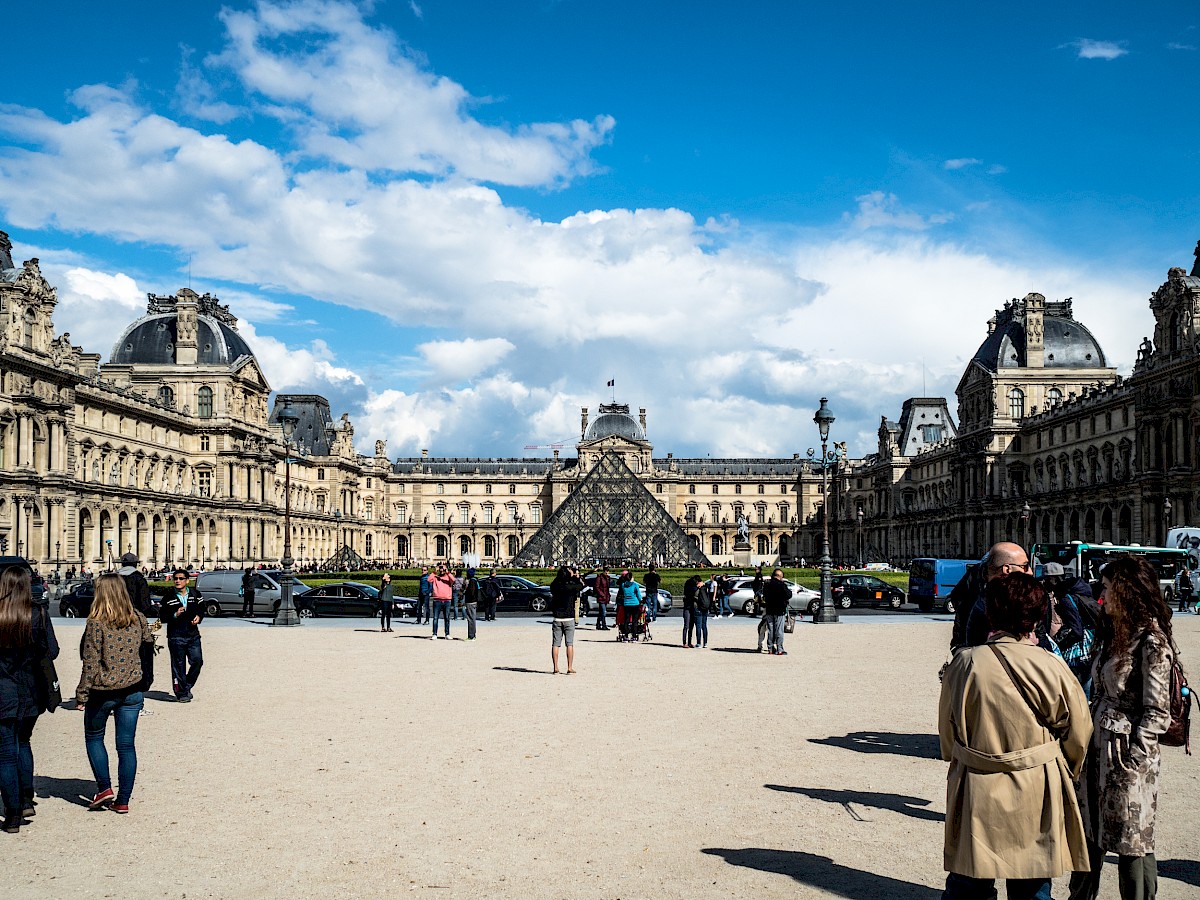 Louvre Pyramid, additional view