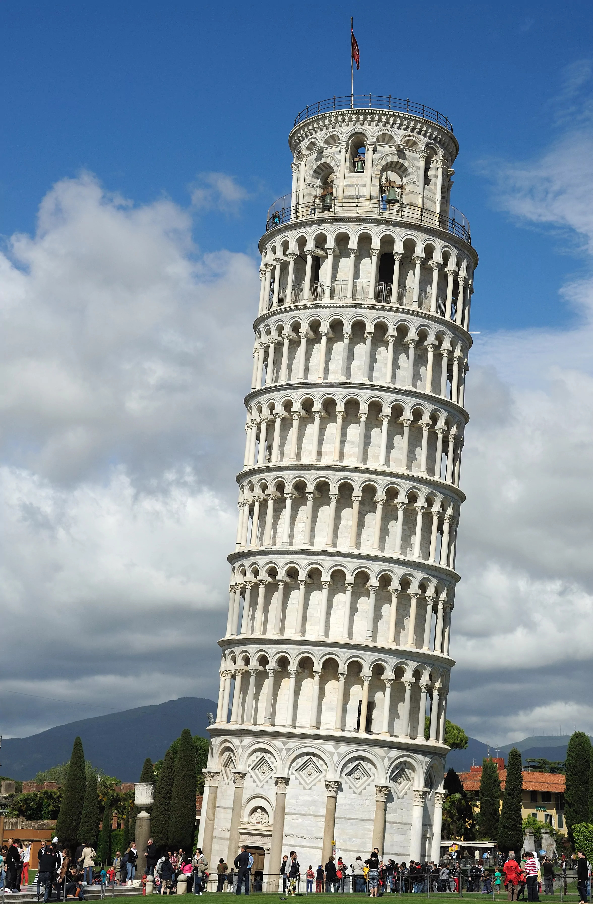 Leaning Tower of Pisa, Medieval Art