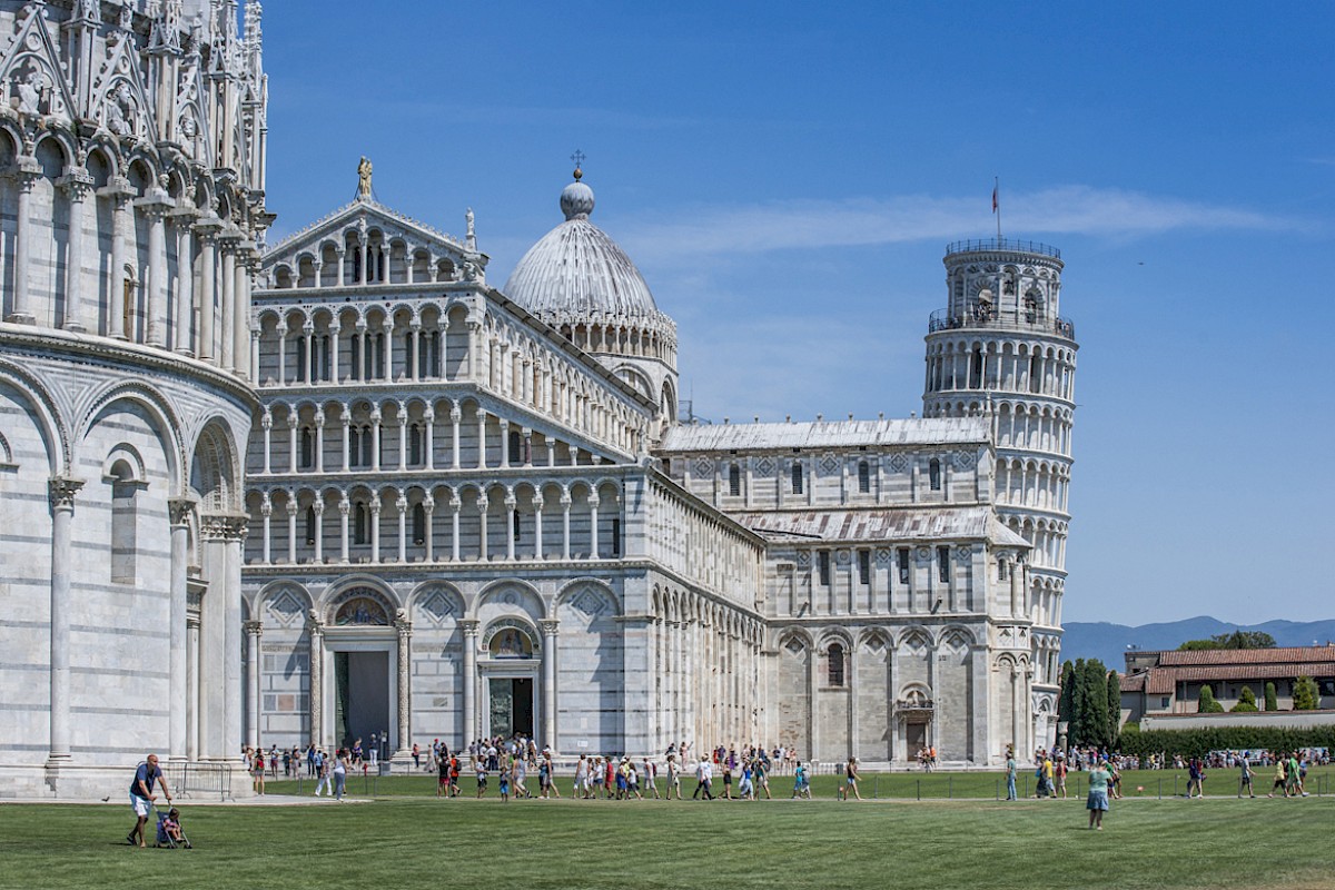 Leaning Tower of Pisa, additional view