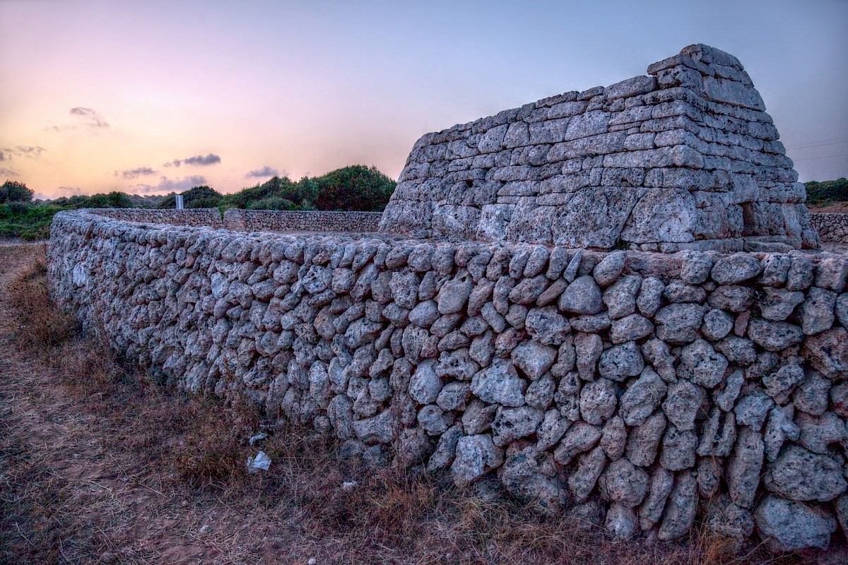 Naveta d'Es Tudons, additional view