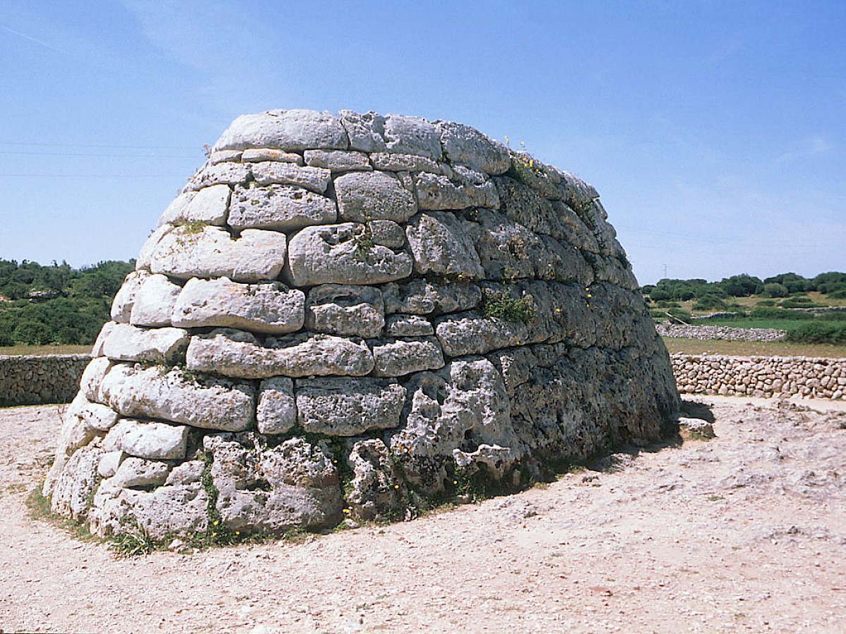 Naveta d'Es Tudons, additional view