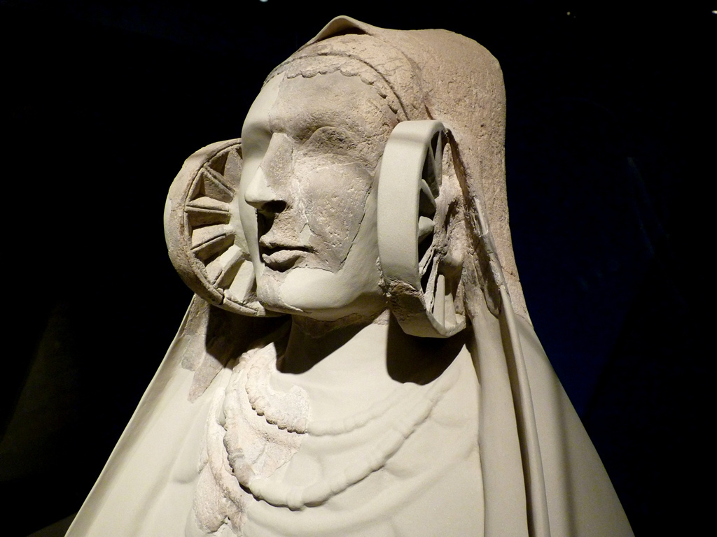 Lady of Guardamar, zoomed in