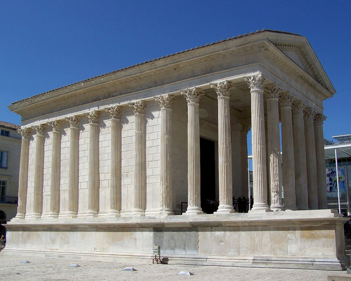 Maison Carrée, additional view