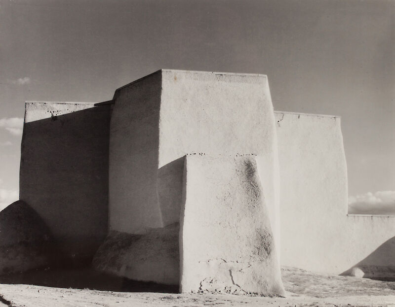 Ranchos de Taos Church scale comparison